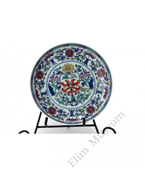 1527 A Doucai “Longivity" scrolling-lotus dish